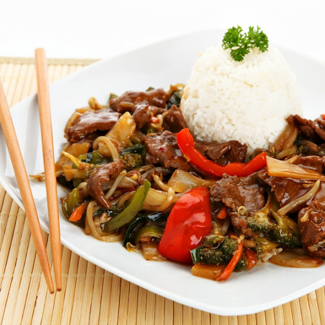 Chop suey de pollo y cerdo | Jugosos trozos de carne y vegetales bañados en una increíble salsa oriental