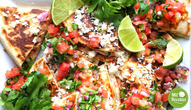 Quesadillas de pollo con pico de gallo