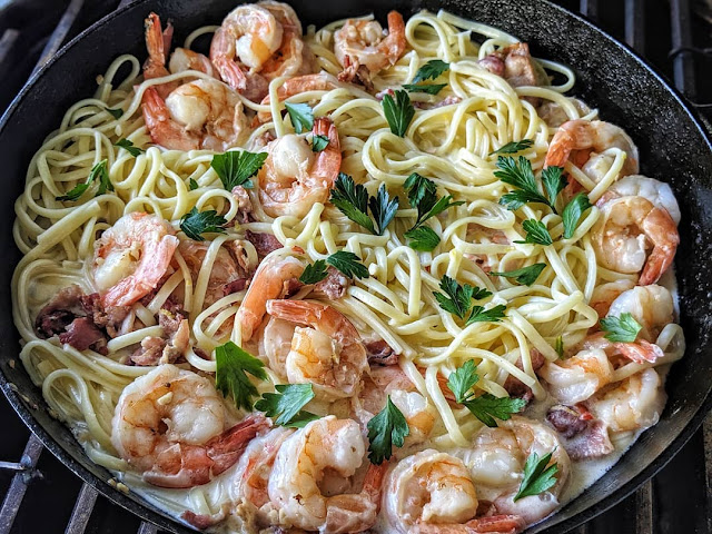 Pasta de camarón en salsa