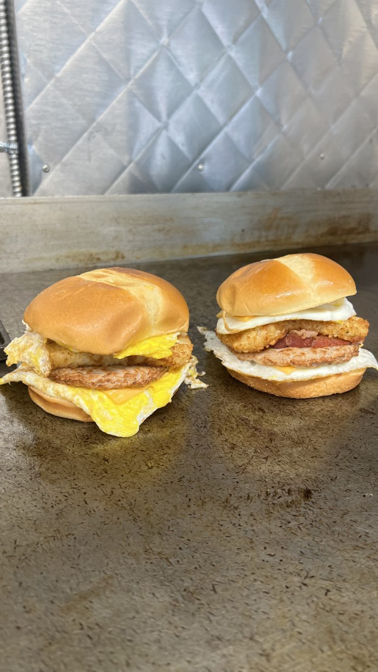 Queen EggXpress 06 768x1365