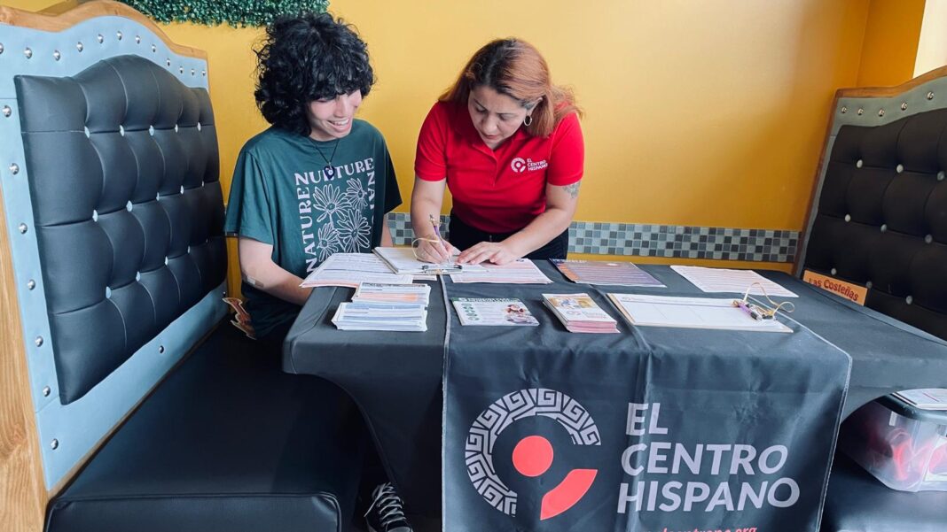 El Centro Hispano llevó a cabo registros de votantes en restaurantes latinos el 5 de mayo y continuará con sus esfuerzos.